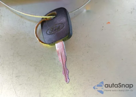 2001 Ford Explorer Xlt from USA, damaged, VIN 1FMZU63P51UB24634